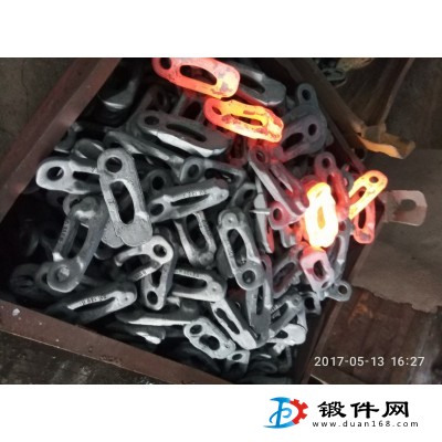 提供挖掘机履带底盘链轨节零件精密模锻锻件
